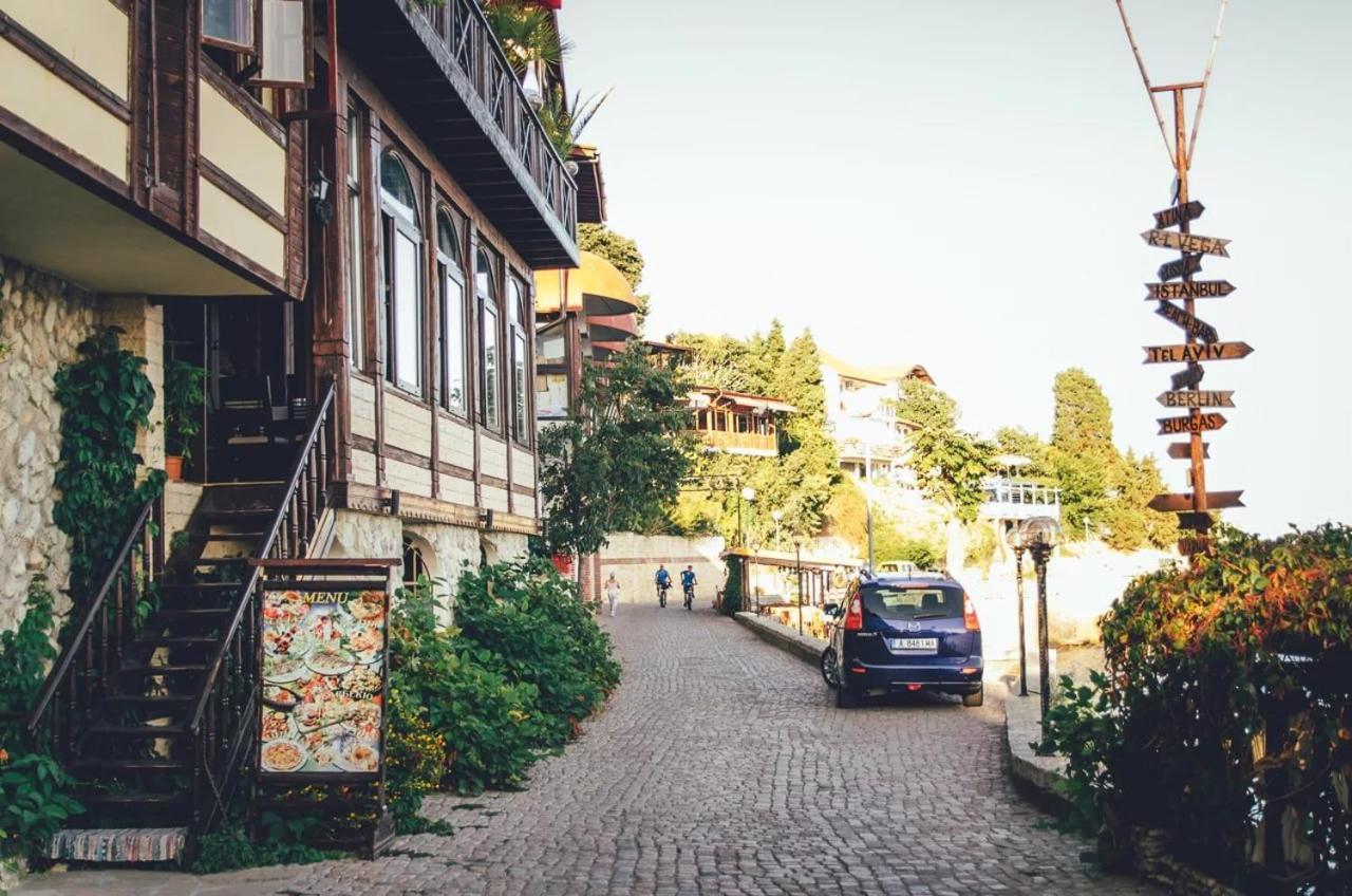 Gardenia Suites Sozopol Bagian luar foto