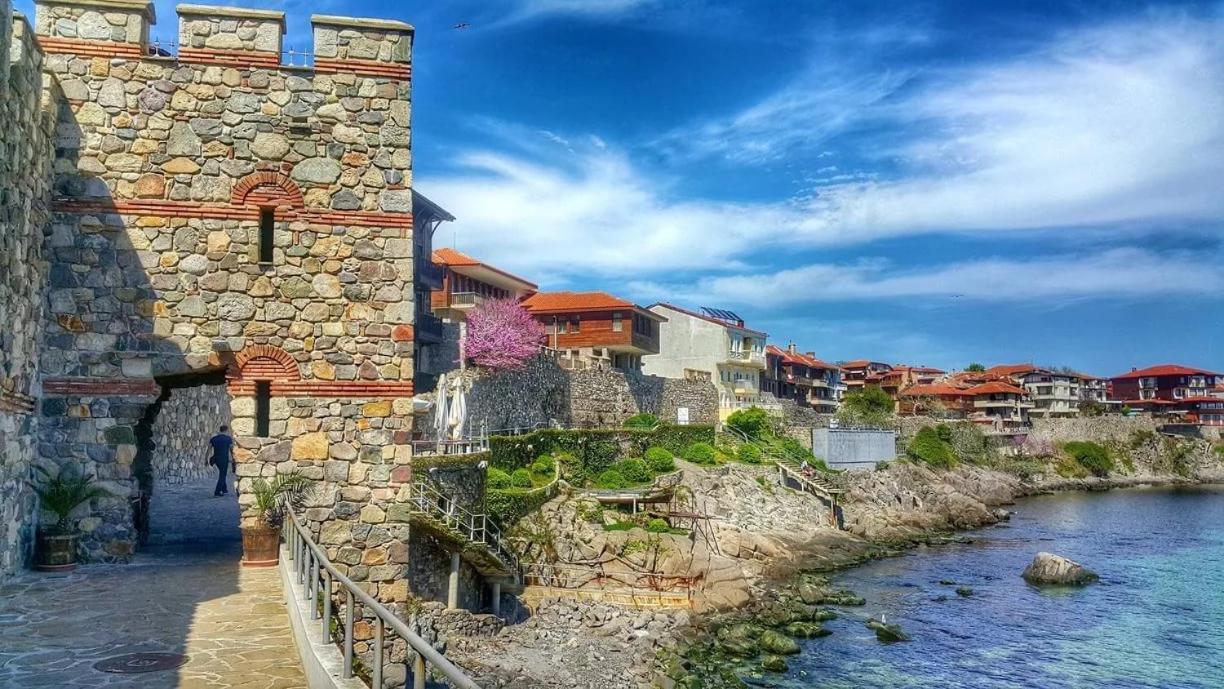 Gardenia Suites Sozopol Bagian luar foto