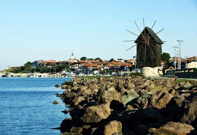Gardenia Suites Sozopol Bagian luar foto