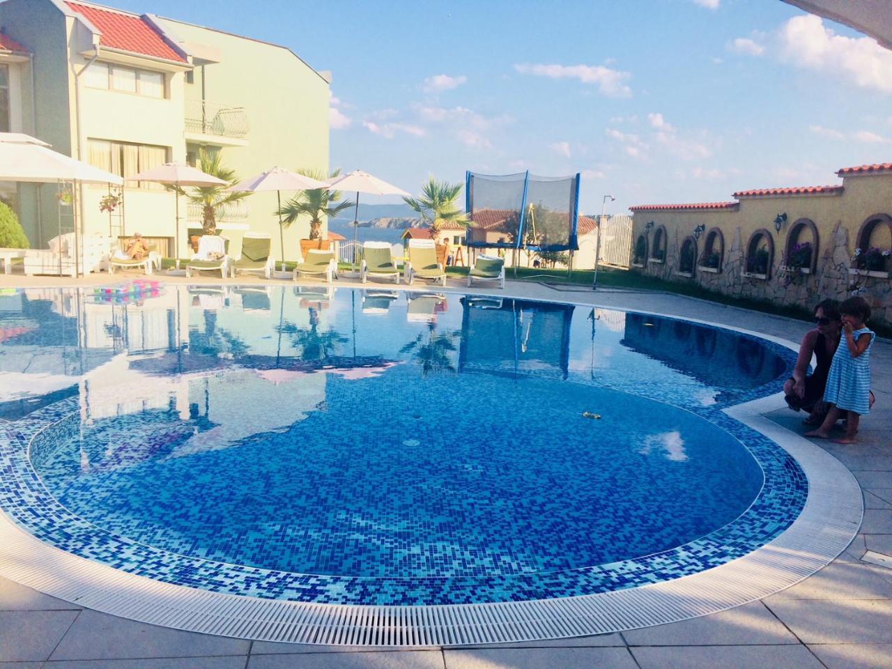 Gardenia Suites Sozopol Bagian luar foto