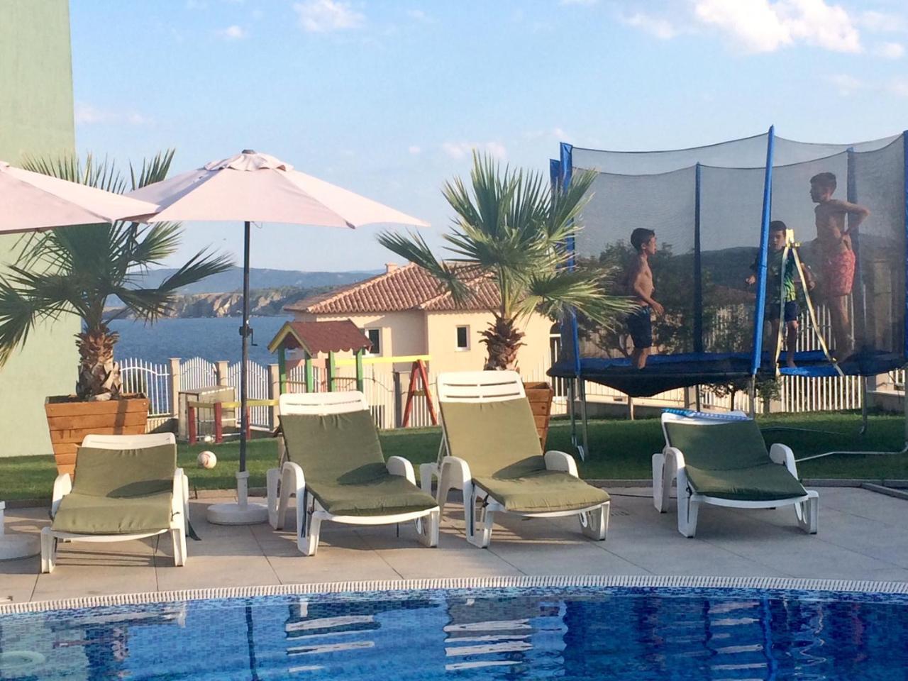 Gardenia Suites Sozopol Bagian luar foto