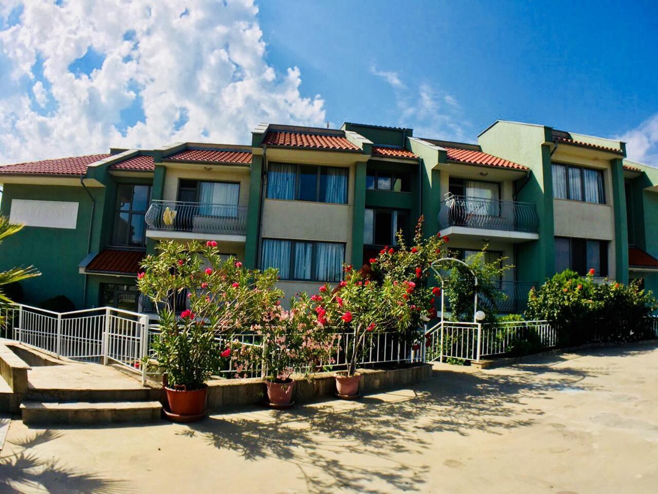 Gardenia Suites Sozopol Bagian luar foto
